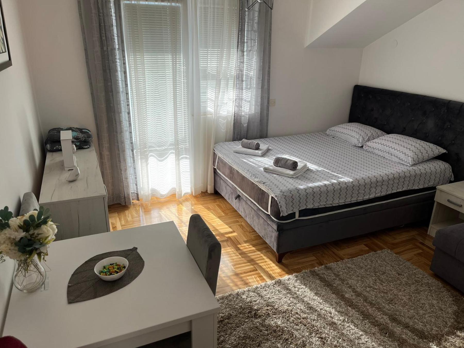Zora Apartment Плужине Екстер'єр фото