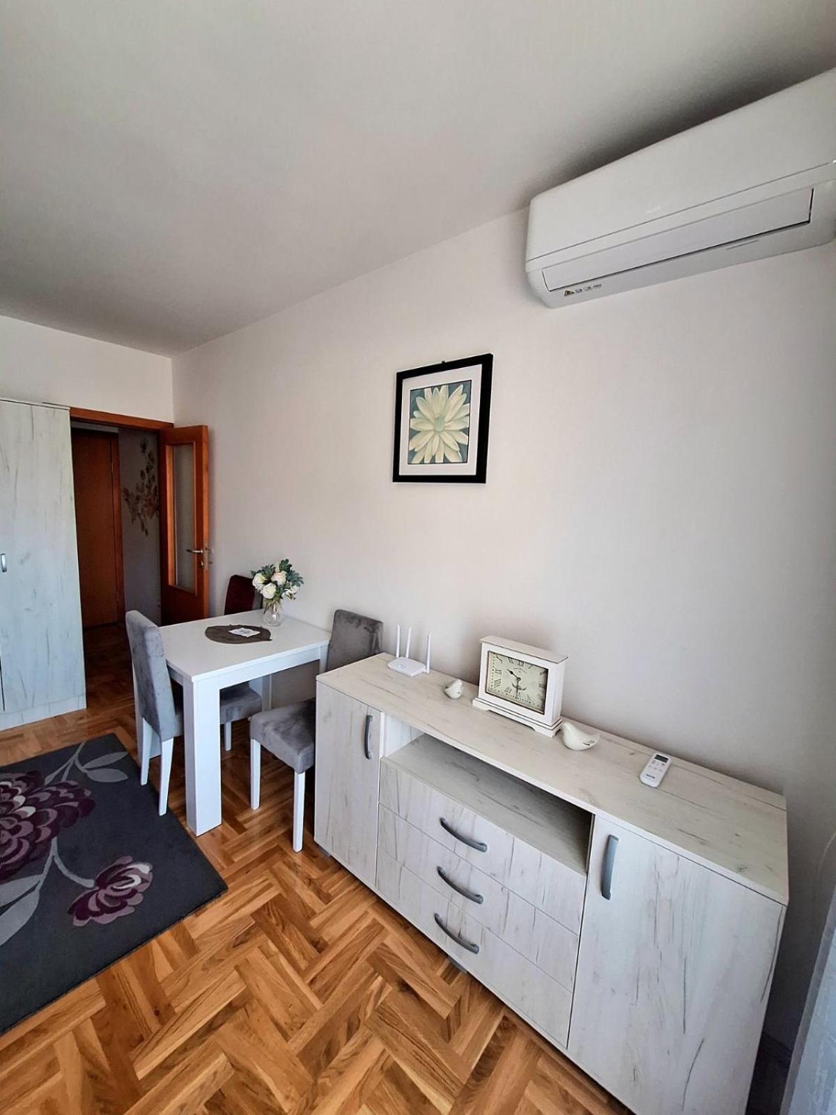 Zora Apartment Плужине Екстер'єр фото