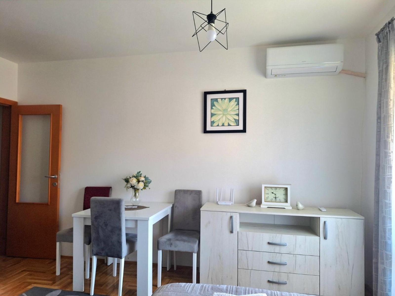 Zora Apartment Плужине Екстер'єр фото